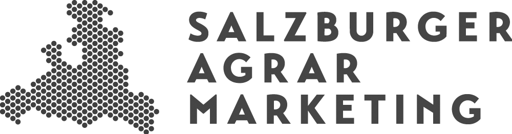 Logo der Salzburger Agrar Marketing. Es zeigt ein stilisiertes Bergmotiv und den Schriftzug "Salzburger Agrar Marketing" in Großbuchstaben.